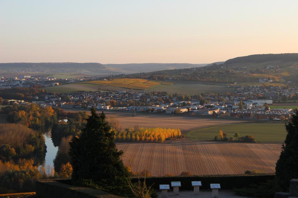 Gîte Céleste pour 6 personnes Mardeuil Extérieur photo